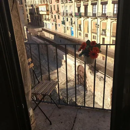 Lovely At Circus Apartment