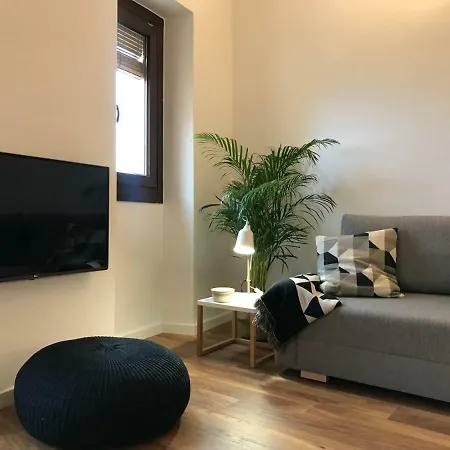 Lovely At Circus Apartment Tarragona